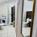 Hugo Apartment *